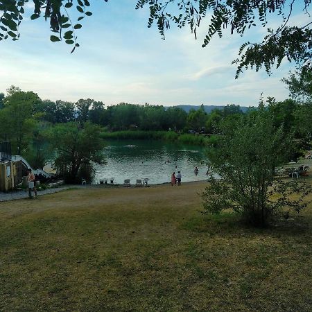 Camping Homair Domaine Des Iscles Mobil-Home Climatise Ла-Рок-д'Антерон Екстер'єр фото