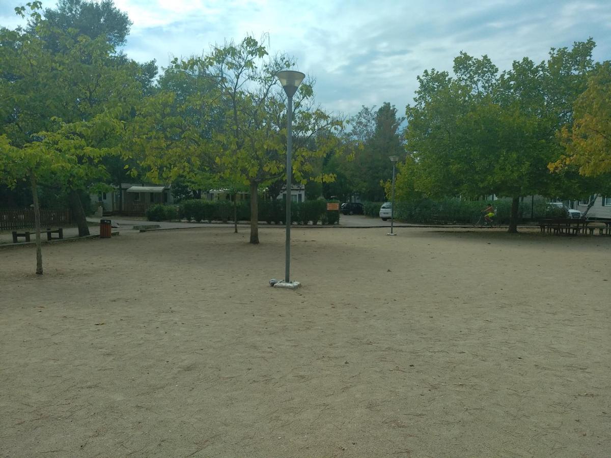 Camping Homair Domaine Des Iscles Mobil-Home Climatise Ла-Рок-д'Антерон Екстер'єр фото