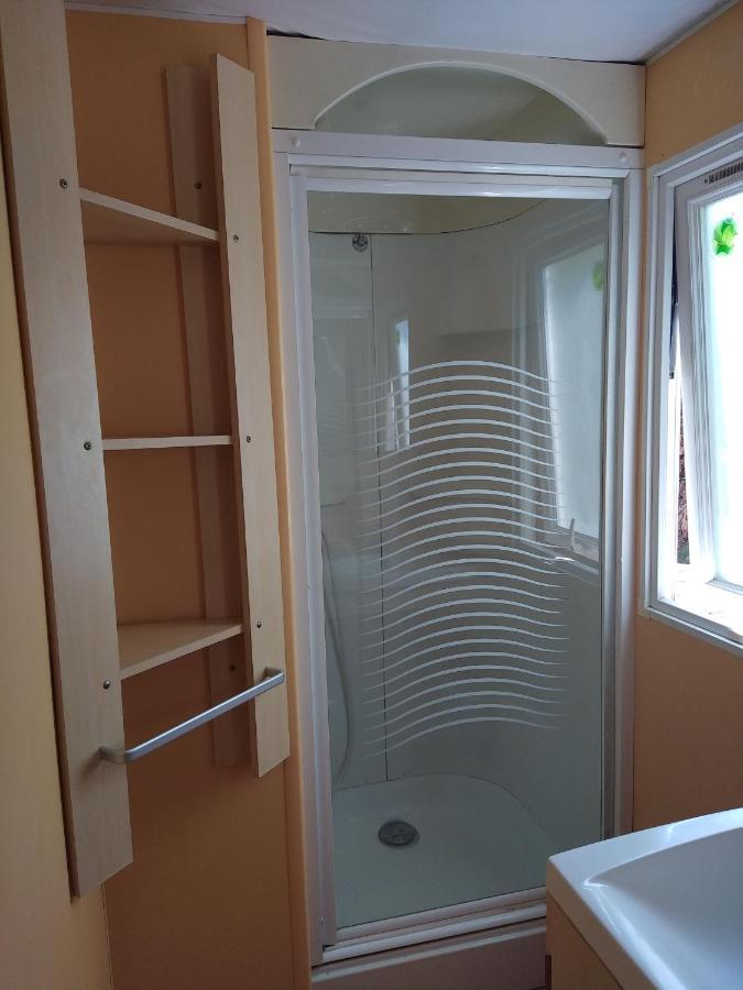 Camping Homair Domaine Des Iscles Mobil-Home Climatise Ла-Рок-д'Антерон Екстер'єр фото